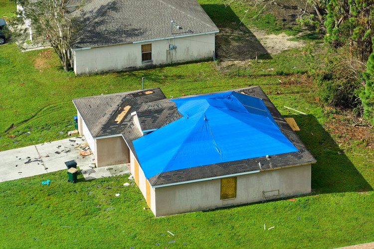 emergency tarped roof