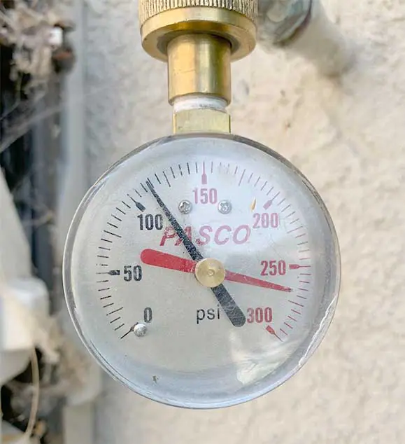 water pressure gauge